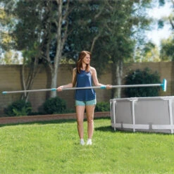 Kit D'entretien Piscine Luxe Vac+ Intex -Magasin Mobilier kit d entretien piscine luxe intex 4