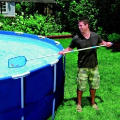 Kit D'entretien De Piscines épuisette + Balai Intex -Magasin Mobilier kit entretien piscines epuisette balai intex 4